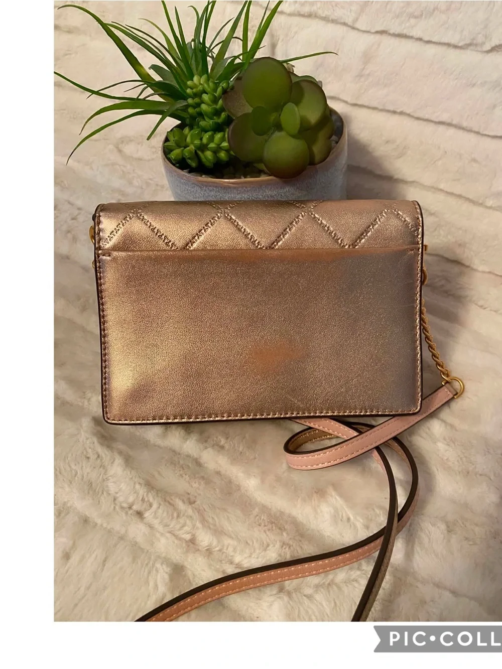 Great Condition Tory Burch Metallic Rose Gold Crossbody Bag